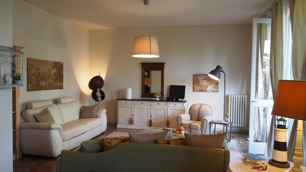 Ferienwohnung Provenzale Desenzano del Garda Zimmer foto