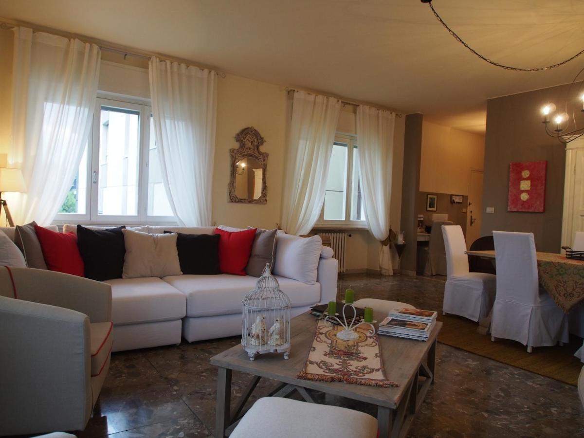 Ferienwohnung Provenzale Desenzano del Garda Zimmer foto